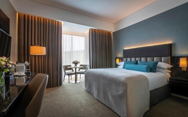 Deluxe Zimmer mit Kingsize-Bett